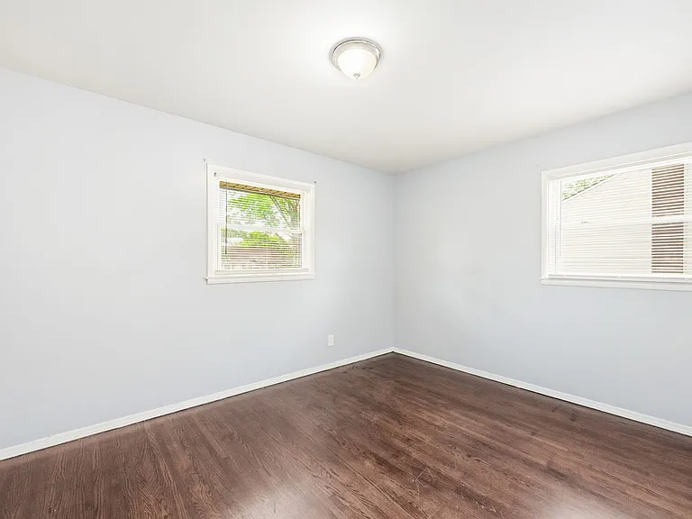 10519 Renfrew Dr — Photo 14