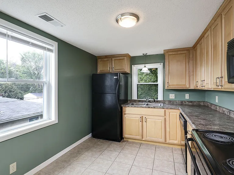 1163 Randolph Ave #2 — Photo 4