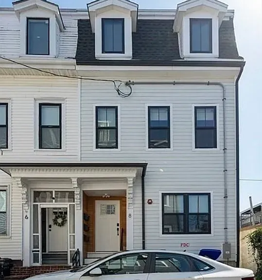 8 Viking St #3 — Photo 10