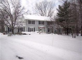 90 Berkshire Park Dr, Bentleyville, OH 44022