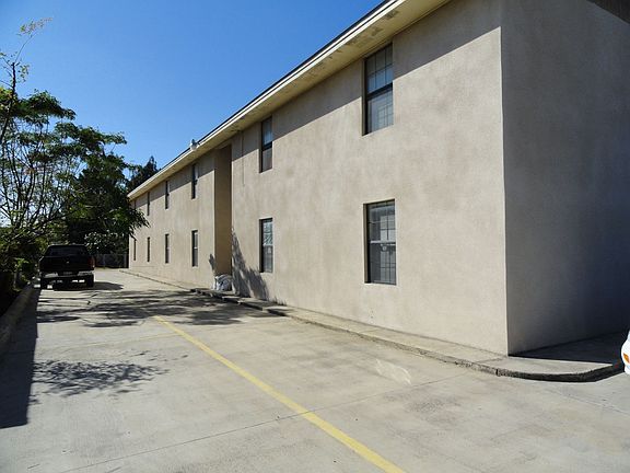 3rd image of 418 N 8th Ave