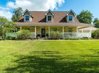 223 Rabbit Trl, Lake Jackson, TX 77566