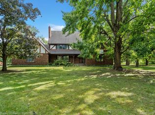 5500 Seymour Lake Rd, Oxford, MI 48371