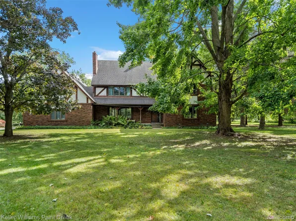 5500 Seymour Lake Rd, Oxford, MI 48371