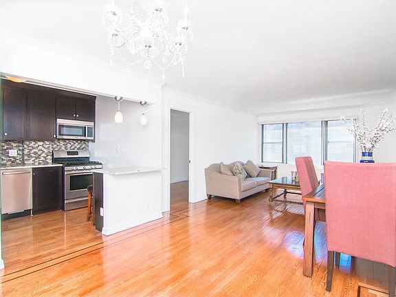 3rd image of 333 E 34th St APT 14E