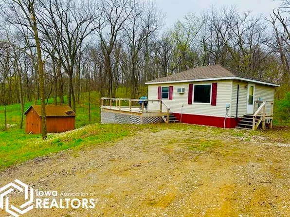 302 Woodland Rd, Montezuma, IA 50171