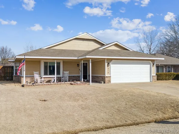 9415 E Sprucewood Dr, Claremore, OK 74019