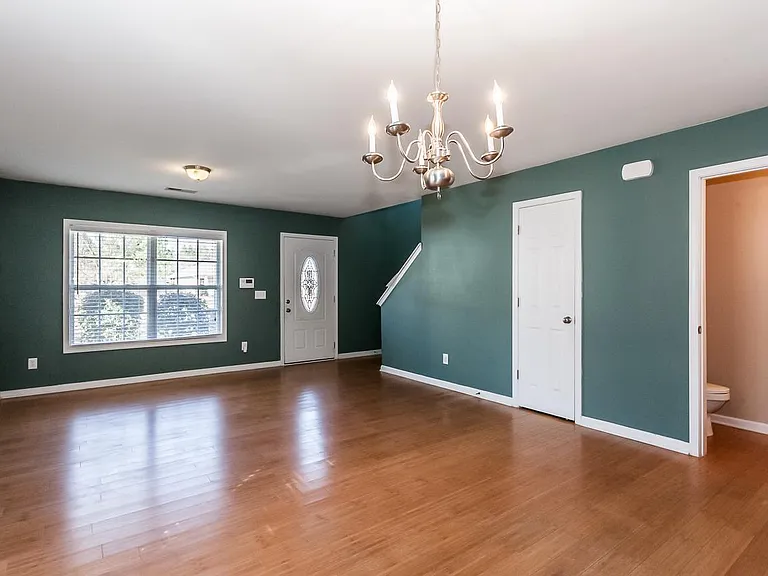 17 Maiden Ct — Photo 5