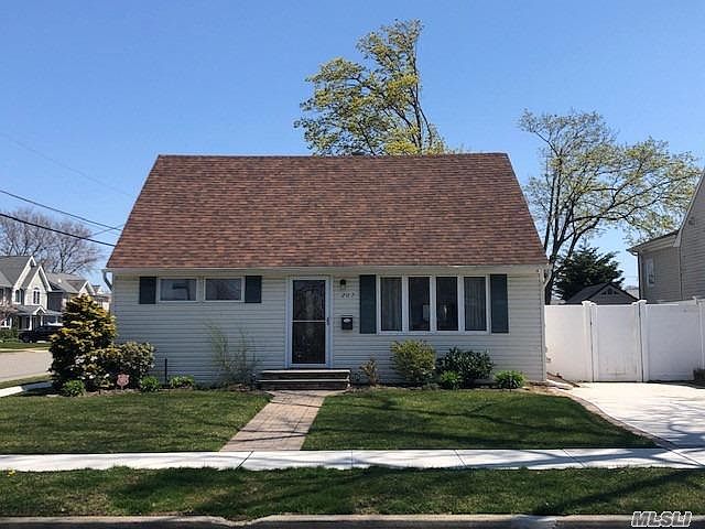 1st image of 207 Seaford Ave #207