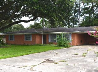 703 N Lewis St, New Iberia, LA 70563