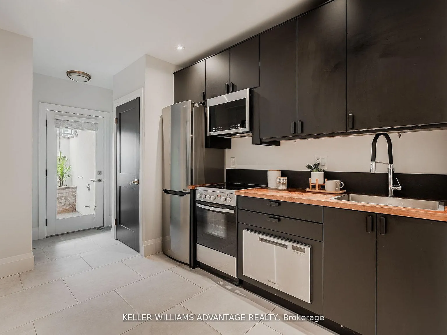 1 bed, $2,400 — Photo 4
