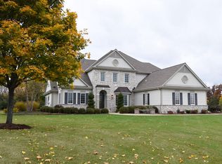 349 Steeple Pointe Cir, Delafield, WI 53018