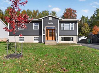 4 Lansdown Ave, Oromocto, NB E2V 4P3