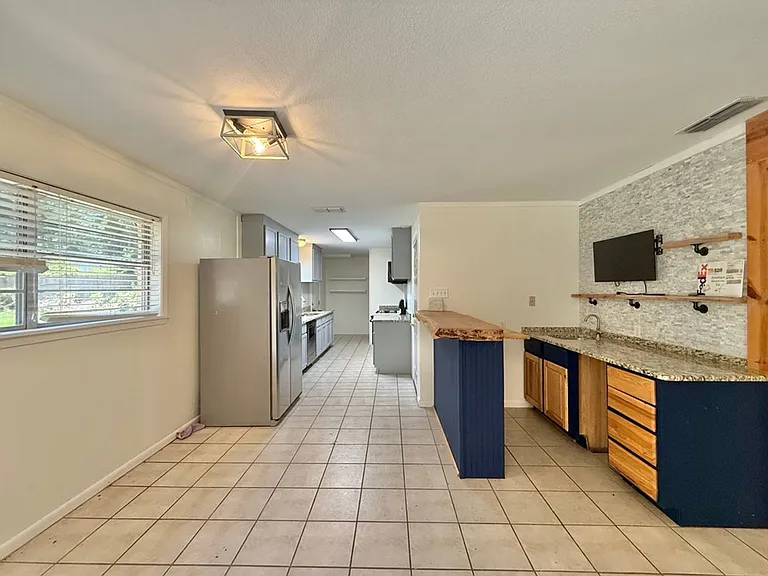 7618 Brookhollow Dr — Photo 7