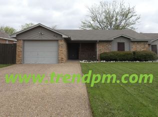 412 Asbury Dr, Saginaw, TX 76179