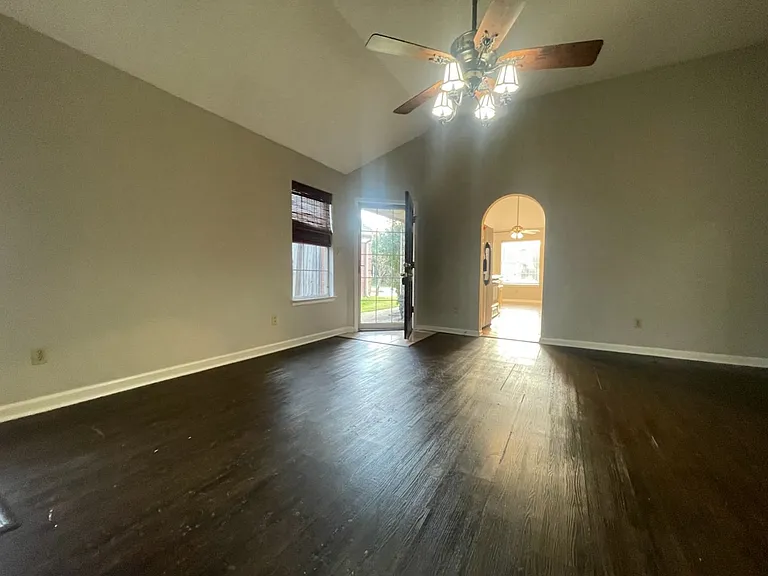 5884 Alexandria Ln — Photo 3