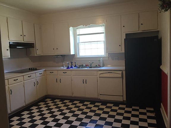 5th image of 303 Randolph St