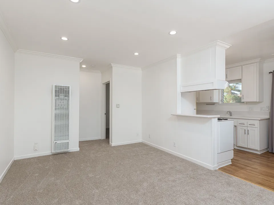 600 Salem St #2