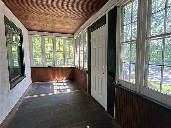 3rd image of 16 Prospect St