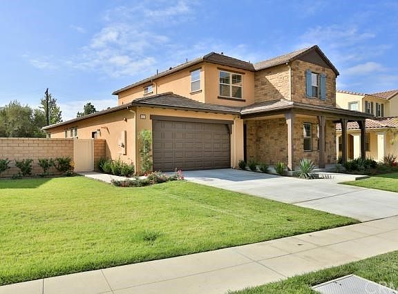 3rd image of 822 E Manresa Dr
