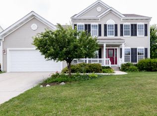 634 Riverwood Ln, West Bend, WI 53095