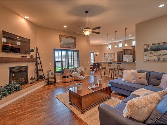 5th image of 7310 Brays Landing Dr