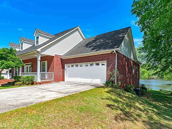 4th image of 466 Waterfront Dr