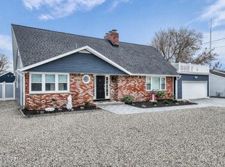 933 Montauk Dr, Forked River, NJ 08731