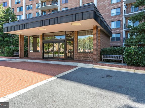 2nd image of 3101 New Mexico Ave NW APT 841