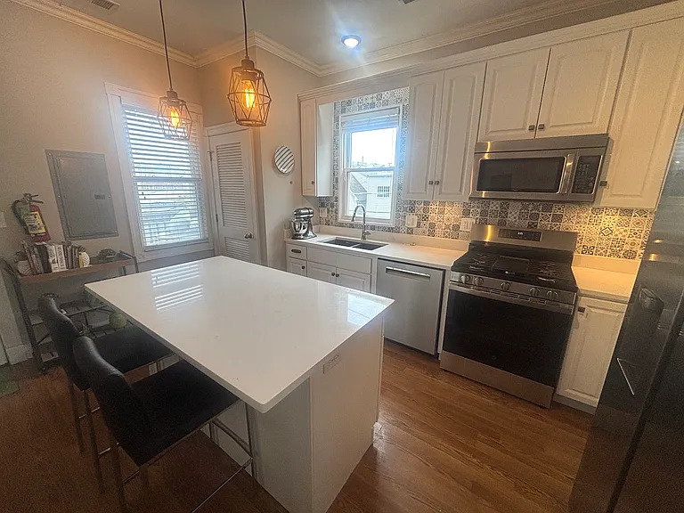 3615 N Marshfield Ave #3 — Photo 7