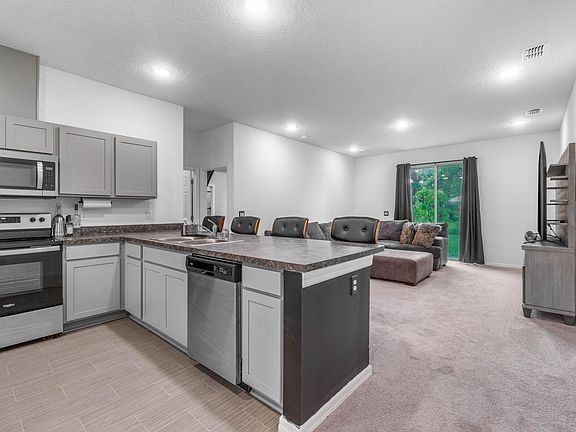 5th image of 3414 SW Martin Street
