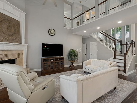 4th image of 10903 Sweetwater Dr