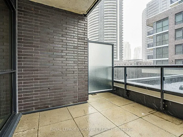 10 Gibbs Rd #407 — Photo 22