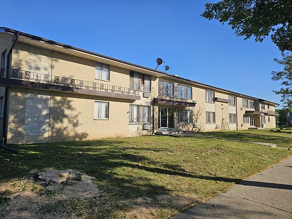 2nd image of 4812-24 N 104th St #6