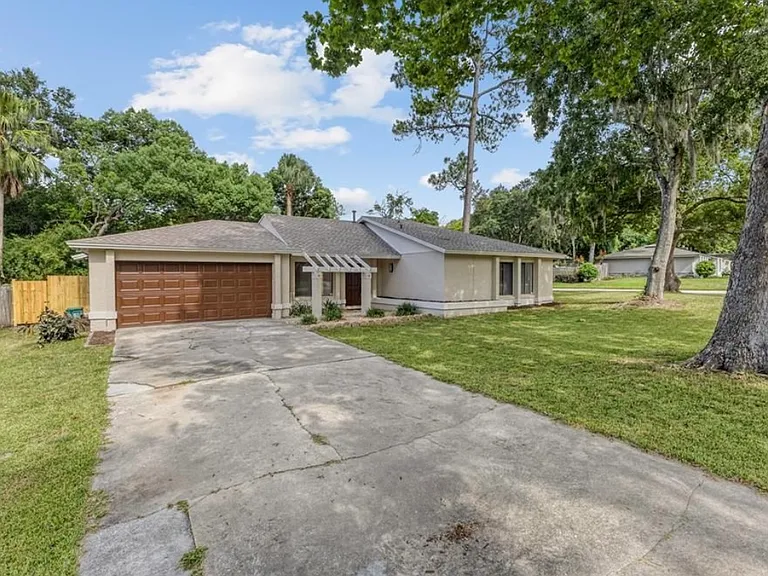 744 N Gretna Ct — Photo 3