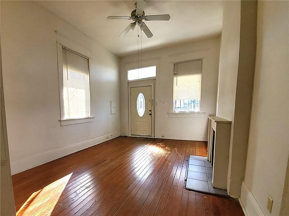 3rd image of 2835-37 General Pershing St