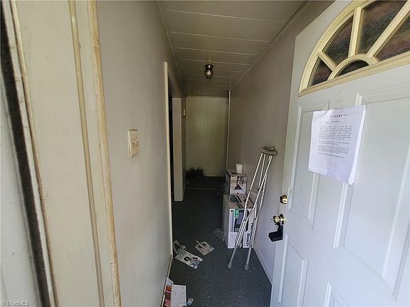 3rd image of 1228 Irving Ave