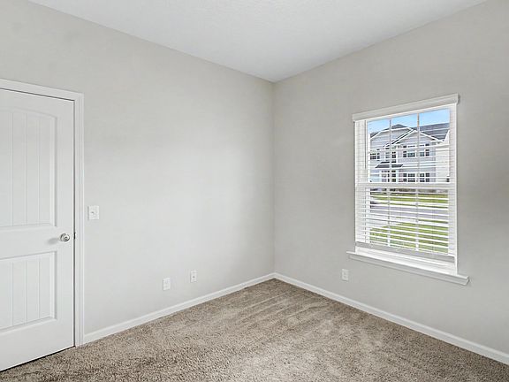 3rd image of 454 Brightleaf Cir