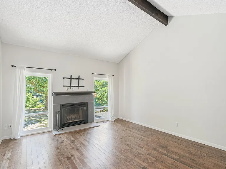 2133 SW Marigold St — Photo 8