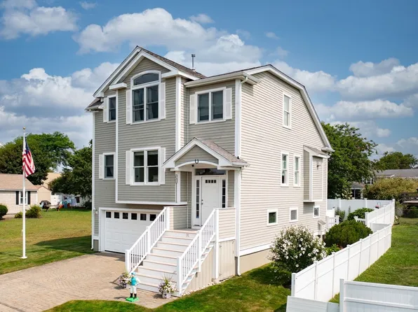 31 Seminole Ave, Marshfield, MA 02050