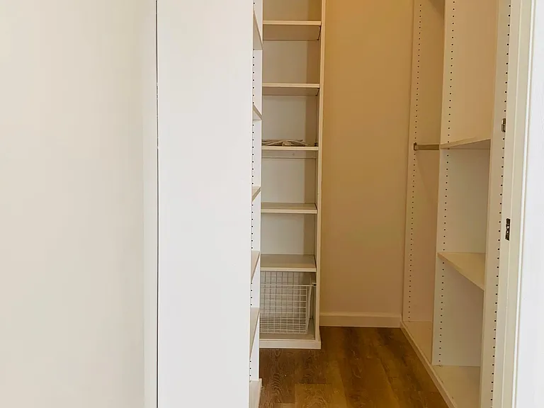 2905 Montrose Ave #516 — Photo 10