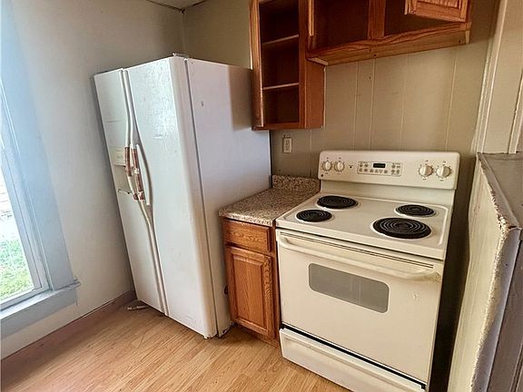 4th image of 335 W Water St
