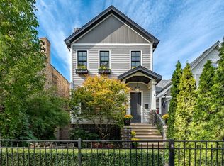 3342 N Ravenswood Ave, Chicago, IL 60657