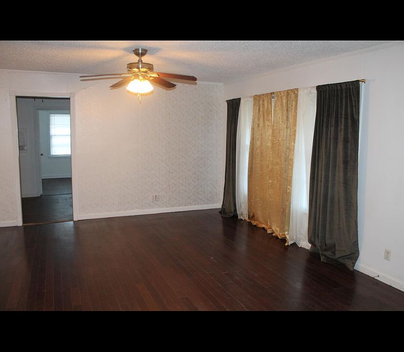 2nd image of 402 Maynard Dr