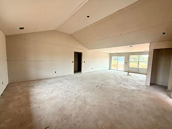 4th image of 1165 Makayla Ln