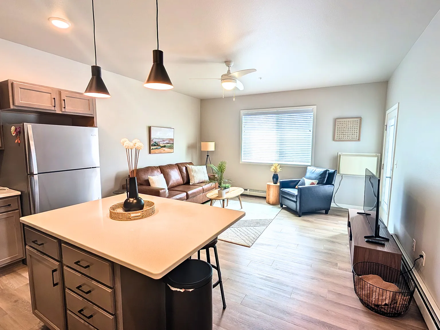 Carlson Place Apartments — Photo 4