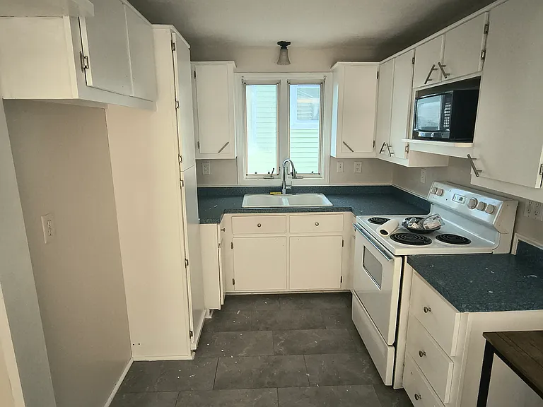24 Simard Ave #202 — Photo 3