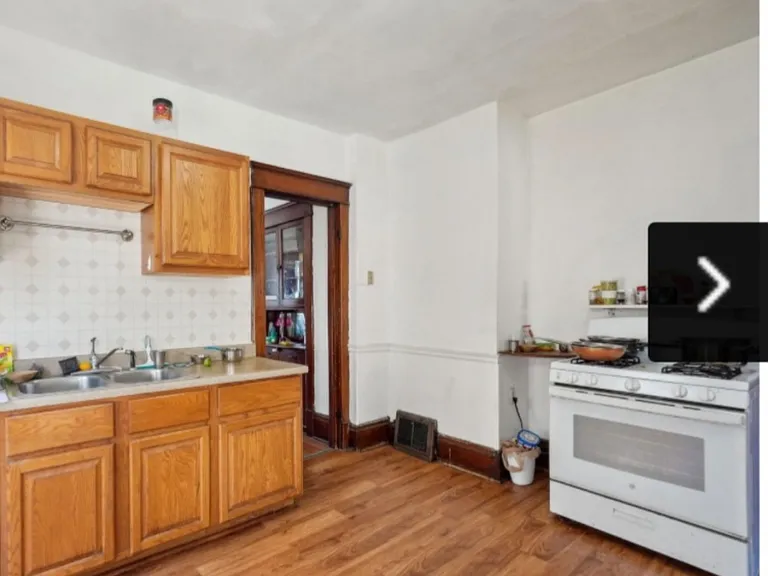 3062 N Oakland Ave — Photo 11