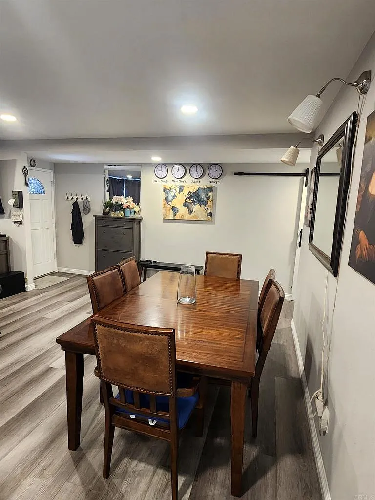 2 bed, 1.5 bath, 1100 sqft, $4,500 — Photo 4