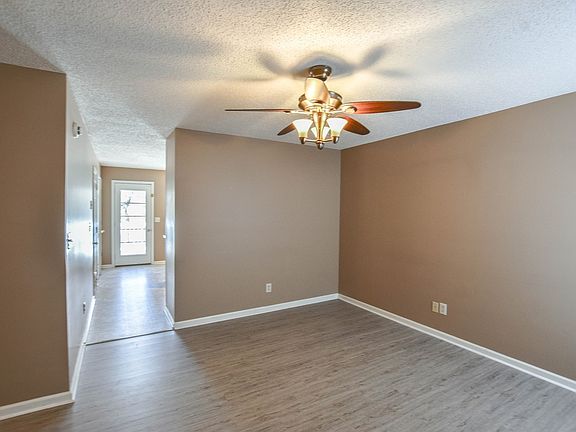 4th image of 3287 N Senseney Cir